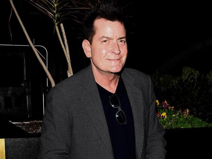 Зараженного ВИЧ Чарли Шина обвинили в изнасиловании 13-летнего мальчика – ФОТО