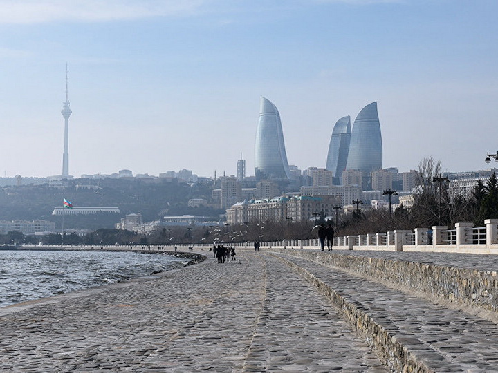 В Баку девушка пыталась утопиться из-за несчастной любви