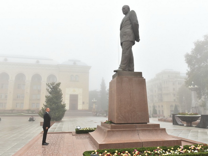 Президент Ильхам Алиев прибыл в город Гянджа – ФОТО