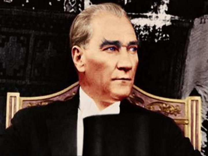 Отец нации. Турция замерла в минуте молчания в память об Ататюрке – ФОТОРЕПОРТАЖ