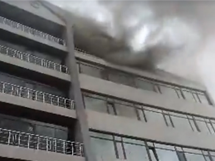 Новые подробности крупного пожара в бакинском бизнес-центре – ФОТО – ОБНОВЛЕНО
