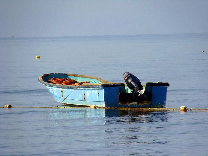 Спасены трое из пропавших на Каспии четырех рыбаков
