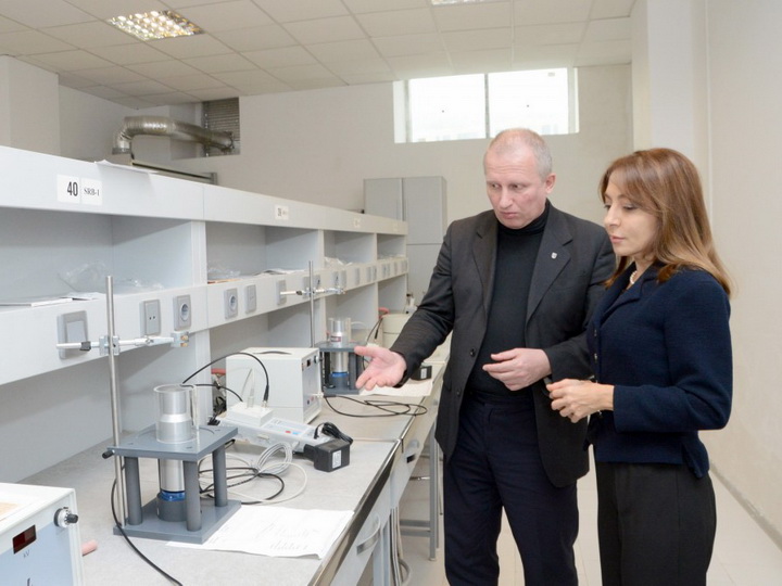 В Бакинском филиале МГУ имени М.В. Ломоносова создана новая лаборатория «Атомная и ядерная физика» - ФОТО
