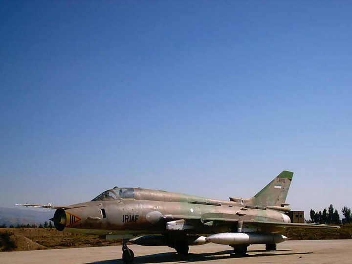 На юге Ирана разбился самолет Су-22, пилот погиб