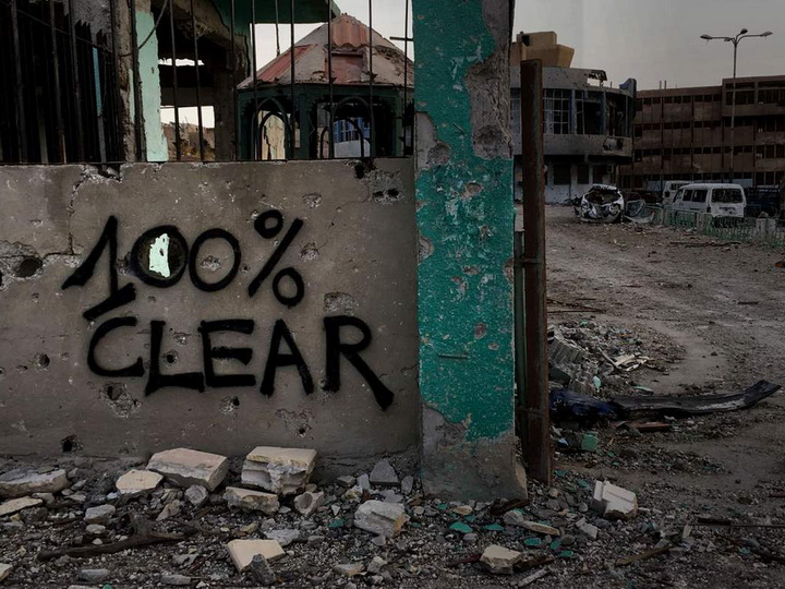 Расследование Би-би-си: сотни вооруженных боевиков ИГИЛ вышли из окружения в Ракке под прикрытием американцев – ФОТО – ВИДЕО