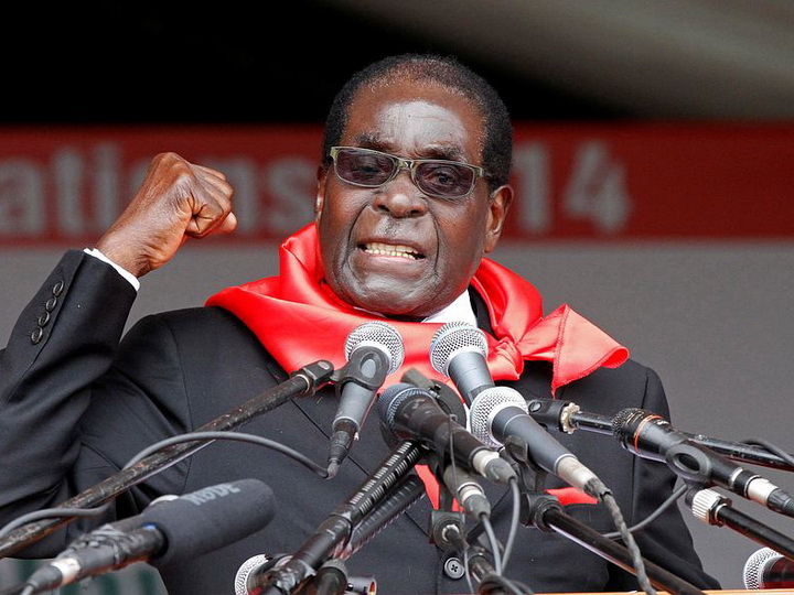 Президент Зимбабве отказывается уходить в отставку
