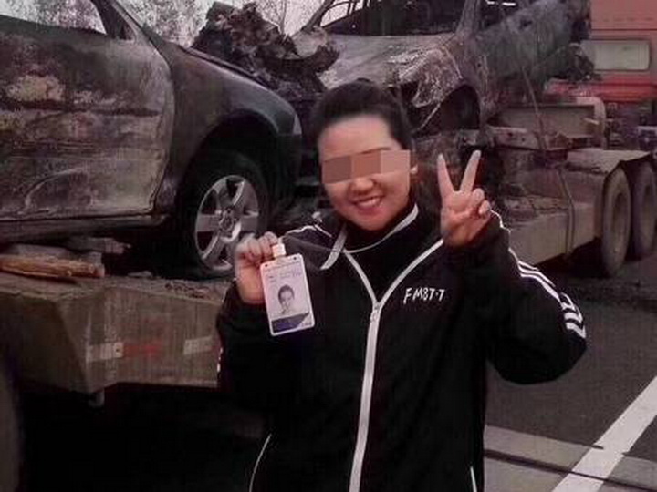 Улыбка журналистки на фоне массовой автокатастрофы взбесила соцсети – ФОТО