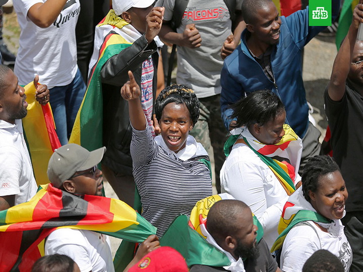 В столице Зимбабве проходит массовая демонстрация за отставку Мугабе