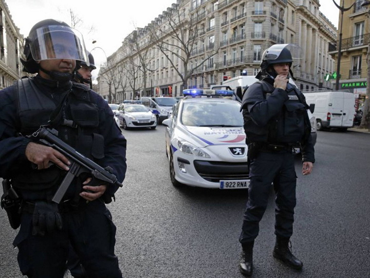 Полицейский убил трех человек и покончил с собой во Франции