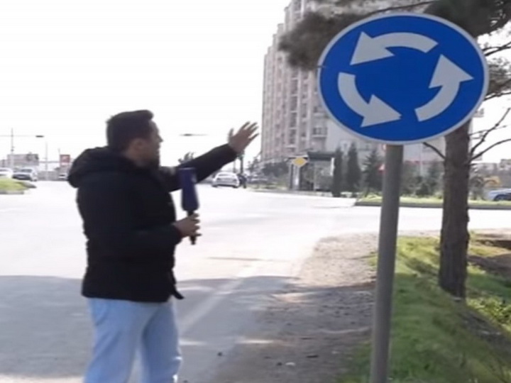 На одном из кругов Баку знаки противоречат друг другу и путают водителей – ВИДЕО