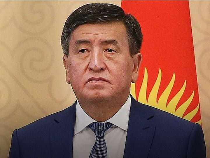 Новый президент Киргизии Сооронбай Жээнбеков вступил в должность