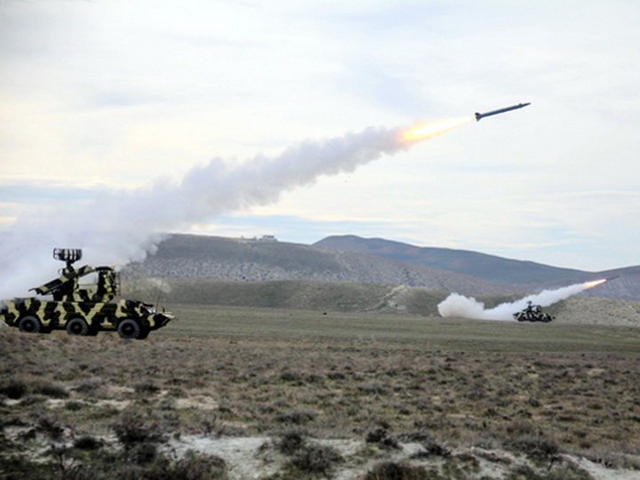 ВВС Азербайджана провели тактические учения