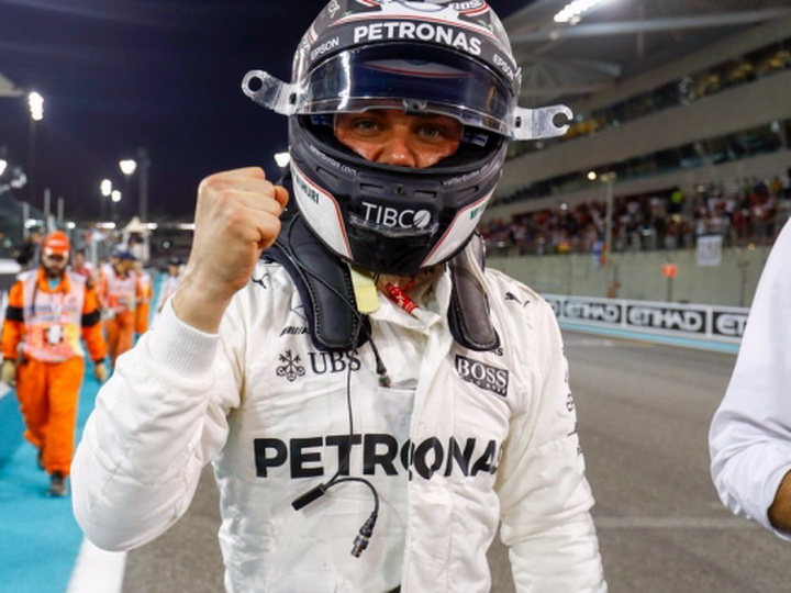 Гран-при Формулы-1 в Абу-Даби: Боттас завоевал поул, Хэмилтон установил рекорд, Феттель пытается отстоять второе место – ФОТО