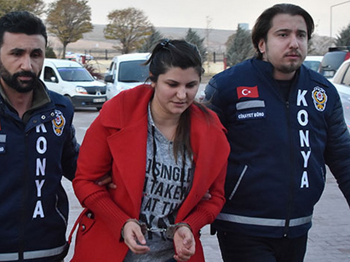 В Турции азербайджанка зарезала сожителя, преследуя его по улице – ФОТО
