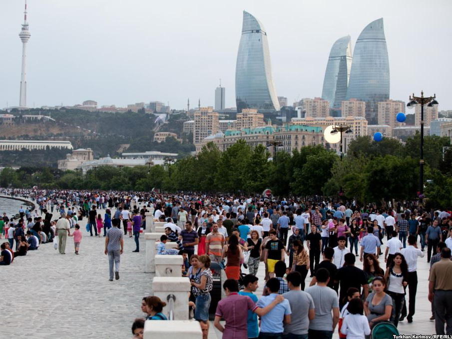 Около 80 процентов граждан Азербайджана с оптимизмом оценивают будущее страны