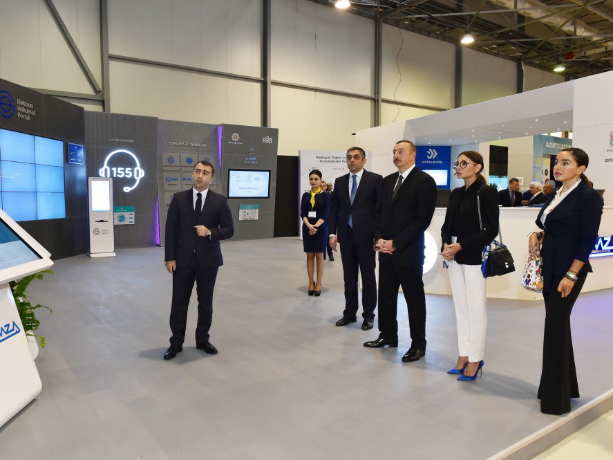 Президент Азербайджана ознакомился с выставкой Bakutel 2017 - ФОТО