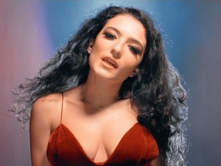 «Dəm olmuşam»: Диляра Кязимова исполняет мейхану - ВИДЕО