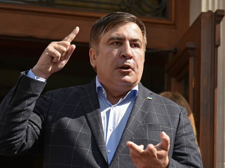 Саакашвили написал Порошенко письмо с предложением помириться