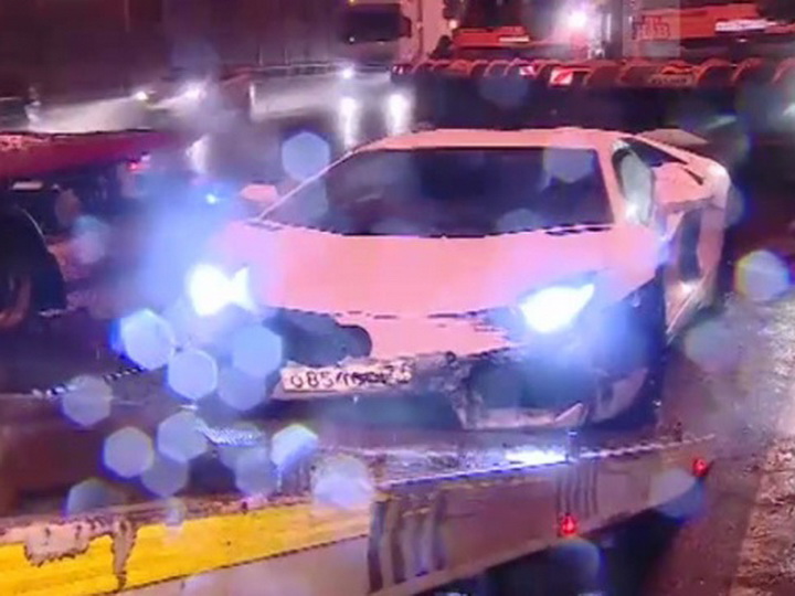Девушка за рулем Lamborghini врезалась в грузовик и опрокинула его - ФОТО - ВИДЕО