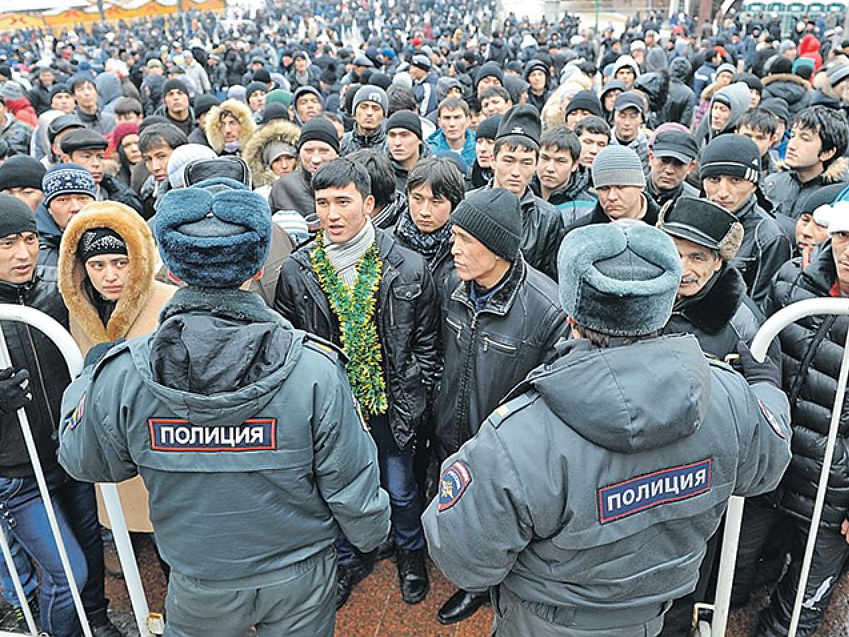 В России грубо нарушаются права азербайджанских мигрантов - Омбудсмен