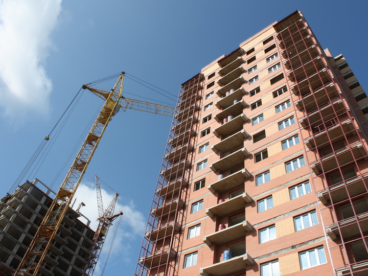Представители известных строительных компаний в Баку обвиняются в крупном мошенничестве