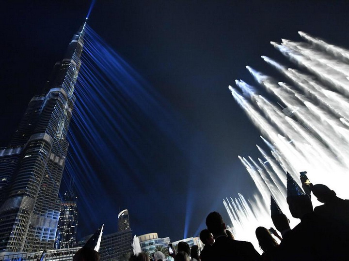 Дубай установил рекорд Гиннесса по самому масштабному лазерному шоу - ВИДЕО