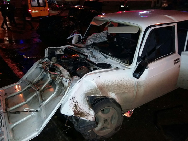 В Азербайджане пьяный водитель сбил 7 человек: 1 погиб, 2 тяжело ранены
