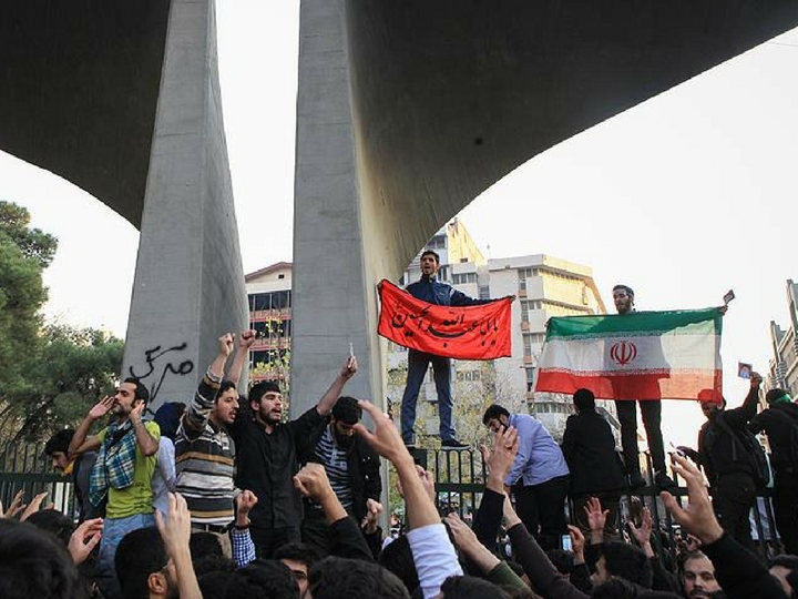 İranda həbs edilən etirazçılardan biri intihar edib