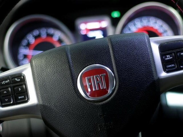 Fiat Chrysler отзывает более 162 тысяч автомобилей из-за неисправности