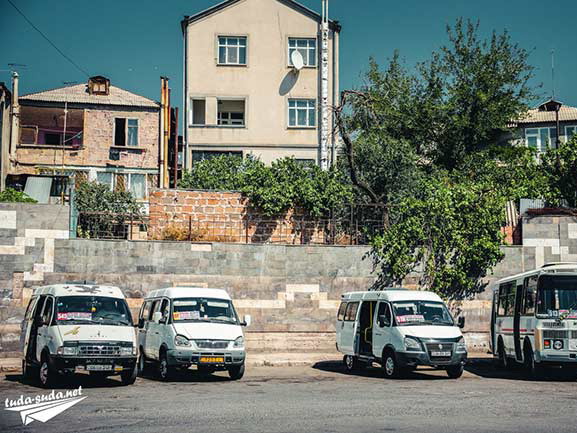 В Ереване объявили забастовку водители маршрутных такси
