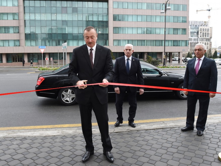 Президент Ильхам Алиев принял участие в открытии административного здания Бакинской распределительной сети и подстанций - ФОТО