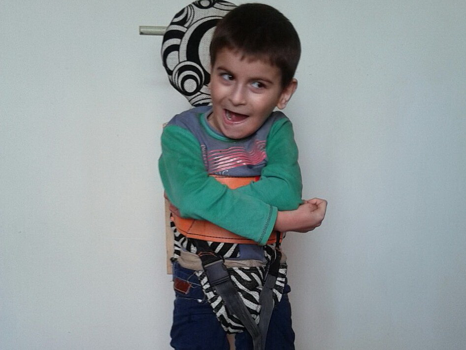 Мама Рамиля Худатова: «У моего сына есть мечта – играть в футбол и пойти в школу. Помогите нам!» ФОТО