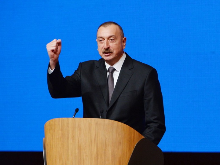 Ильхам Алиев: Азербайджан продолжит держать Армению в изоляции