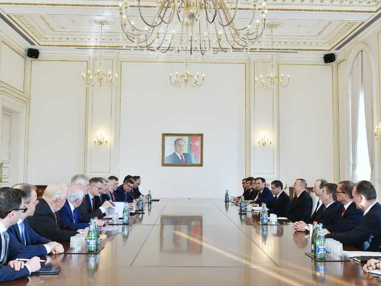 Президент Азербайджана принял делегацию Восточного комитета германской экономики - ФОТО