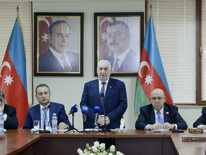 На заседании Совета аксакалов принято решение о поддержке кандидатуры Ильхама Алиева на президентских выборах - ФОТО