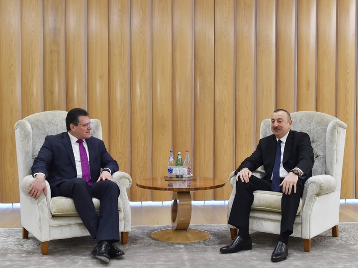 Ильхам Алиев встретился с вице-президентом Европейской комиссии по Энергетическому союзу Марошом Шефчовичем