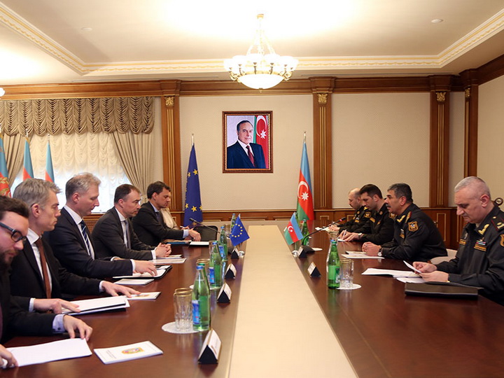Министр обороны Азербайджана не исключил возможности возобновления войны в любой момент – ФОТО
