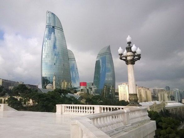 Завтра в Баку облачно, местами моросящий дождь