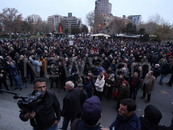 В Ереване проходит митинг оппозиции - ФОТО