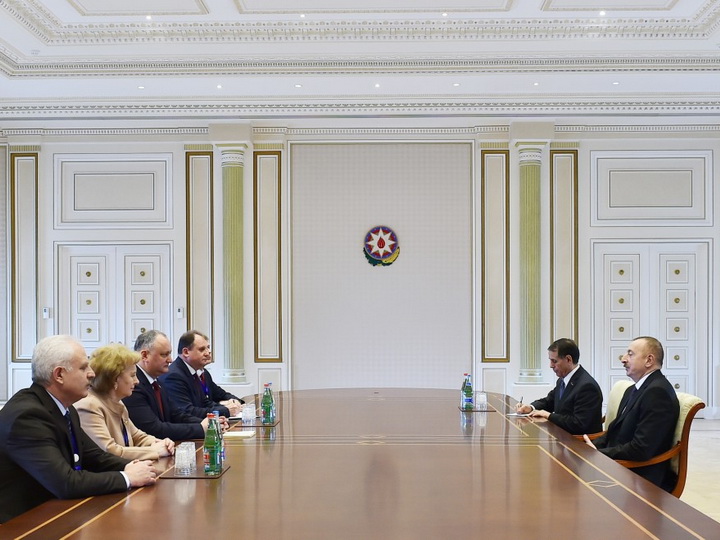 Президент Ильхам Алиев принял делегацию во главе с президентом Молдовы - ФОТО