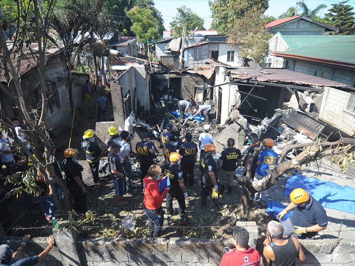 Число жертв крушения самолета на Филиппинах увеличилось до десяти