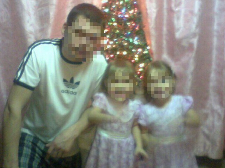 Отец убил двух дочерей-близняшек и покончил с собой
