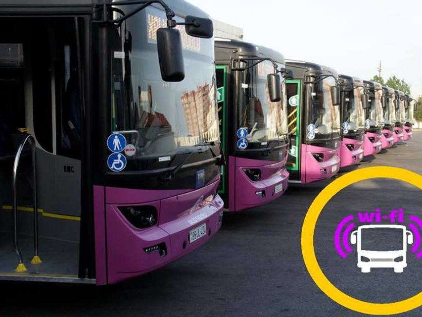 В Баку появились автобусы, в которых с помощью USB можно зарядить телефон – ФОТО