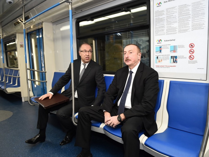 Ильхам Алиев ознакомился с доставленными в столицу новыми поездами метро - ФОТО