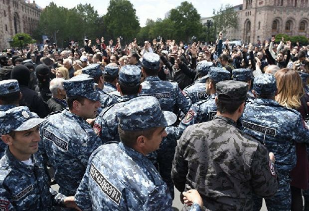 Ermənistanda 228 etirazçı saxlanılıb