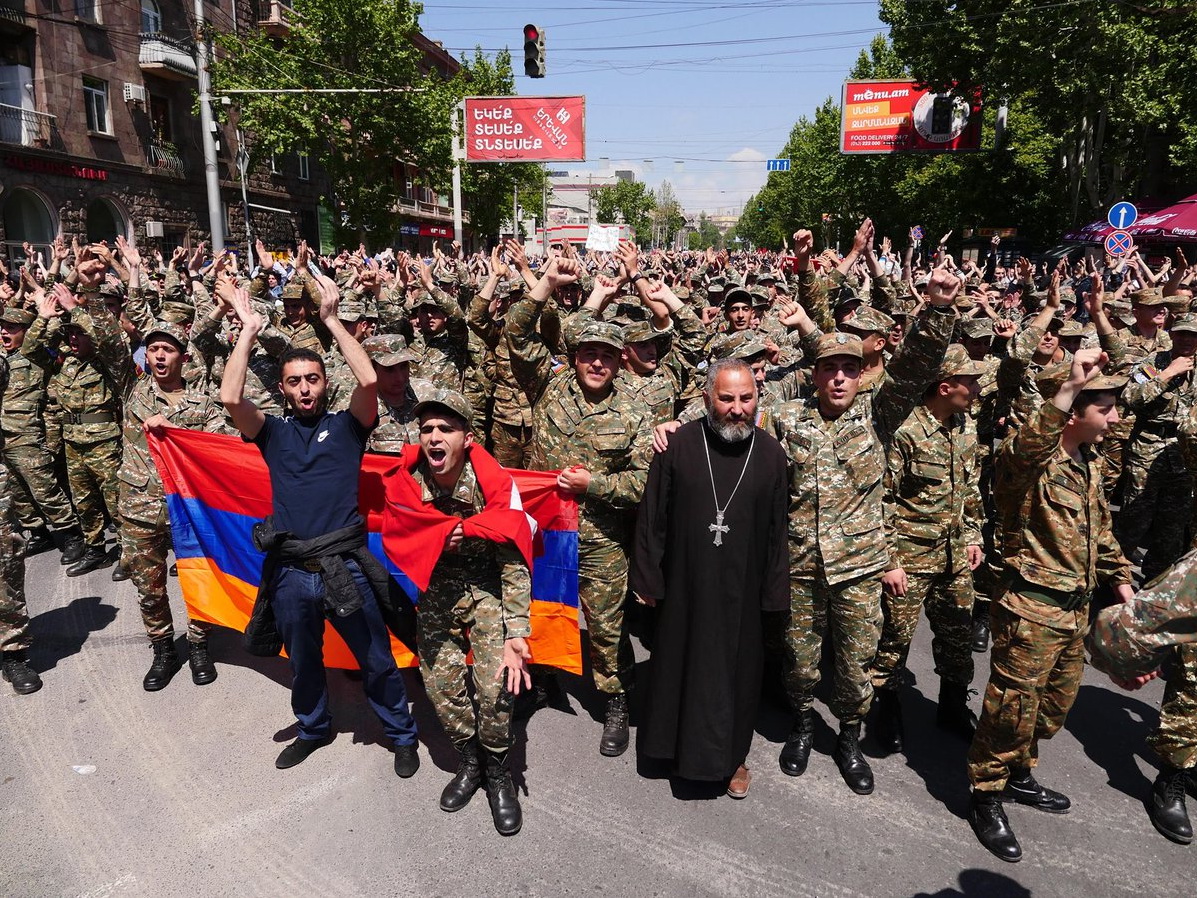 Минобороны Армении: присоединившихся к протестам солдат ждет наказание - ФОТО – ВИДЕО – ОБНОВЛЕНО
