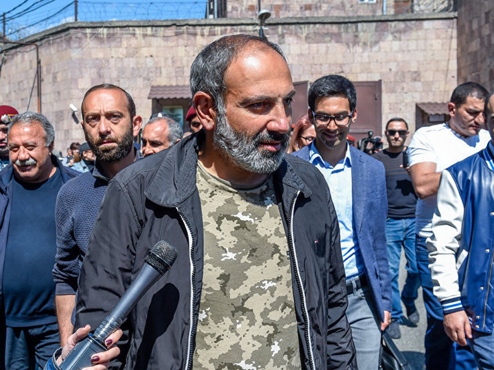 Никол Пашинян: все о новом лидере армянской оппозиции, сместившем Саргсяна