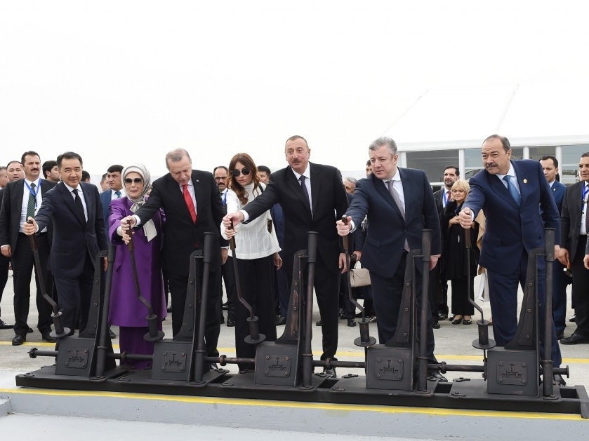 Эксперт: Внимание и воля Президента Азербайджана позволяют реализовать крупные транспортные проекты
