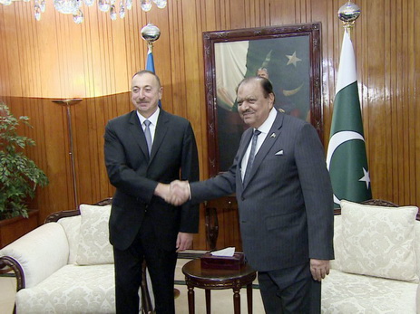 Президент Пакистана поздравил Ильхама Алиева с победой на выборах