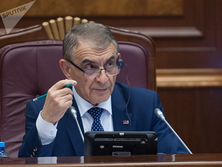Парламент Армении созывает спецзаседание по вопросу выборов нового премьера